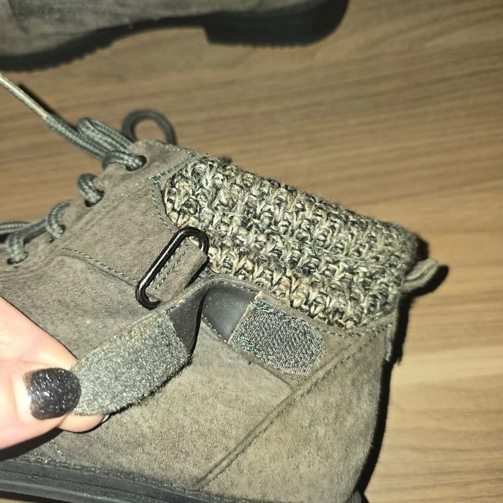RUGGED‎ OUTBACK Women's Grey Suede Sweater Top Ankle Hiking Boots Size 8
